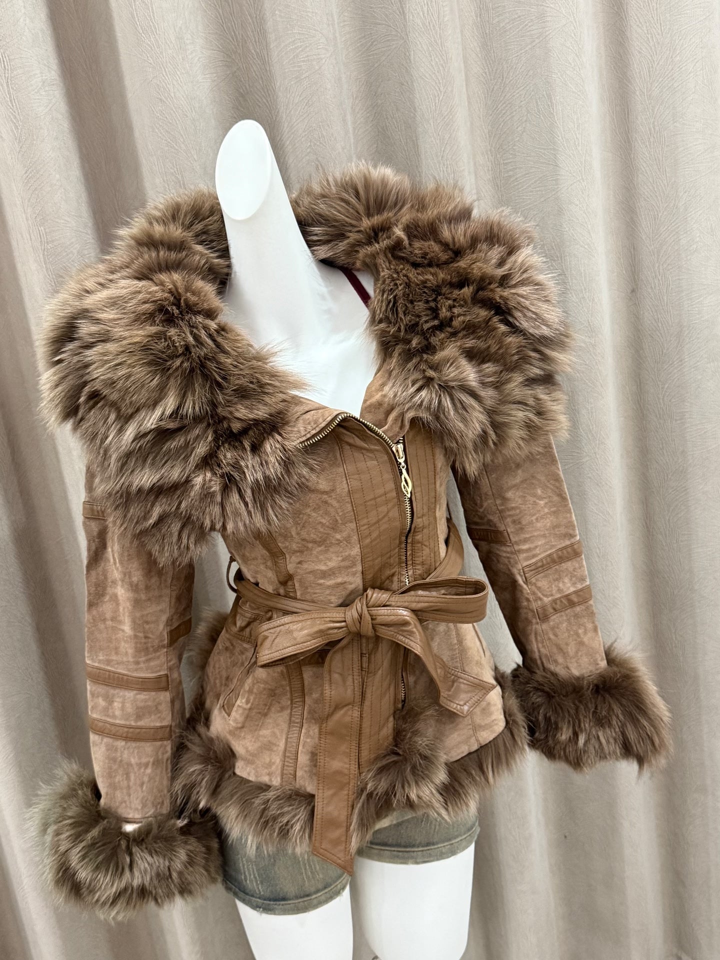 Vintage coat with a fox fur collar