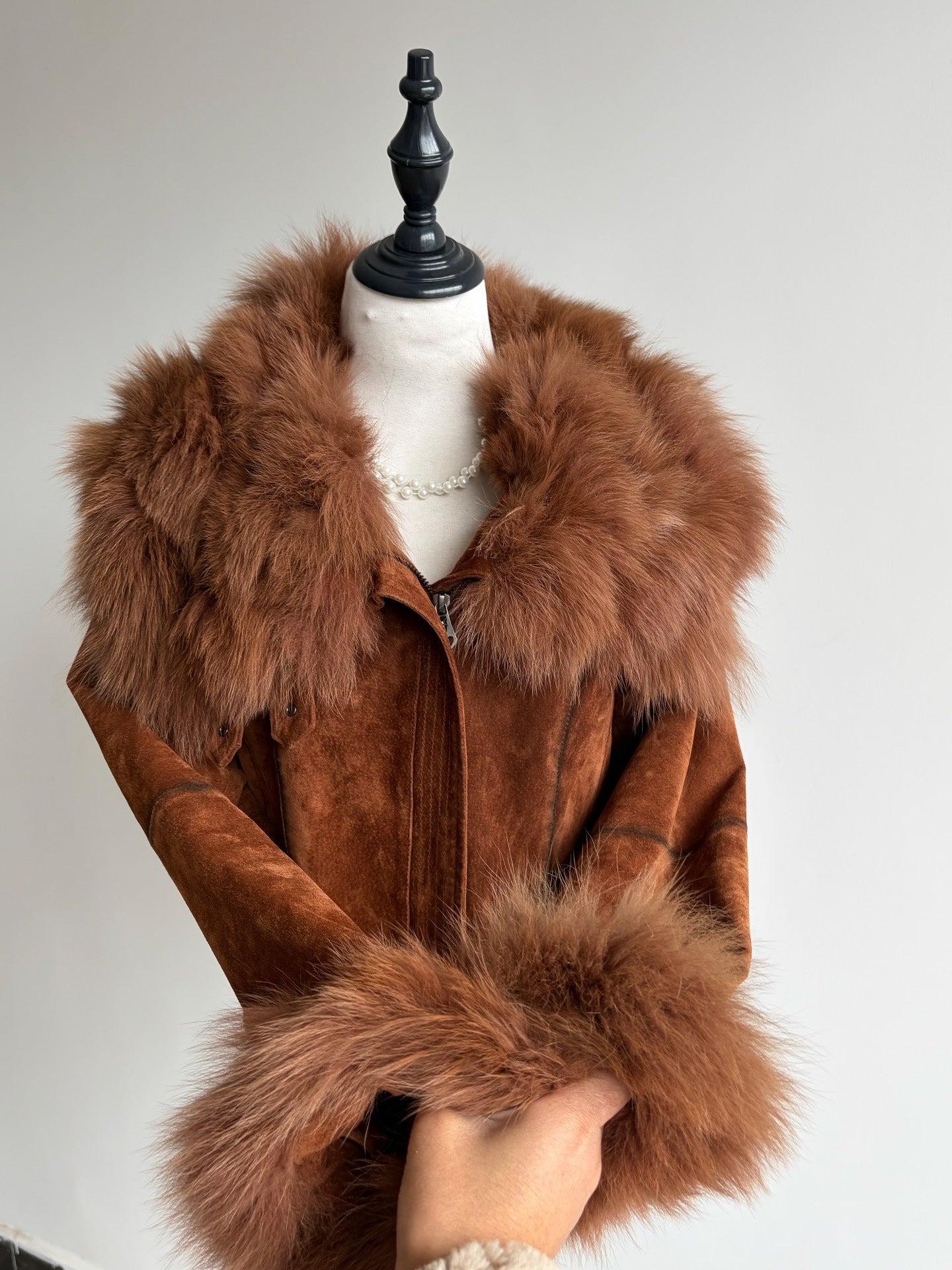 Vintage brown cropped genuine fur coat