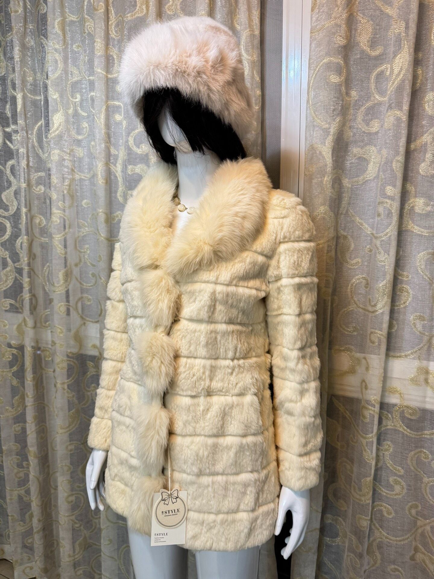 Vintage off-white genuine fur coat