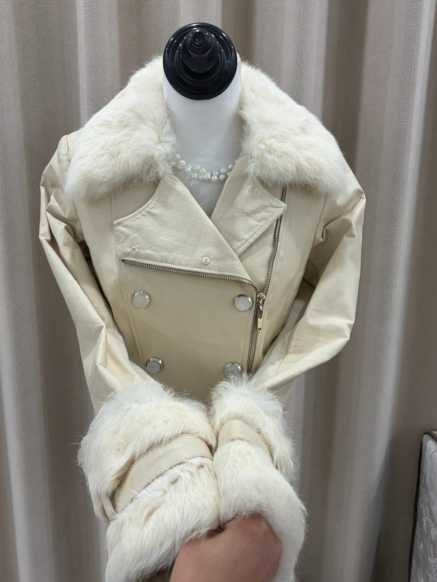 Vintage creamy-white genuine leather jacket