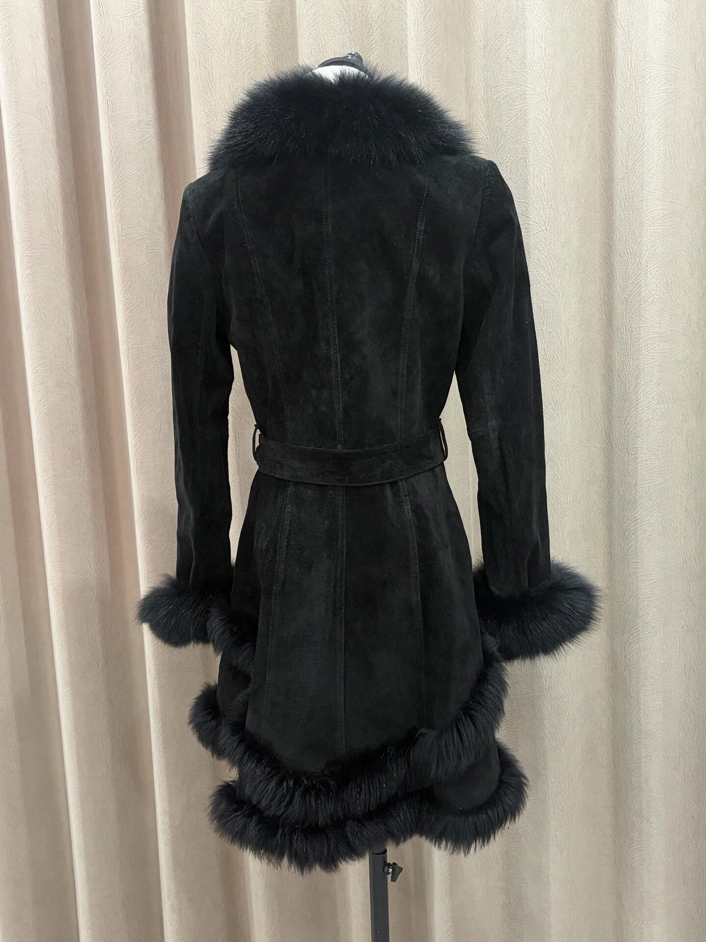 Vintage black mid-length genuine fur coat