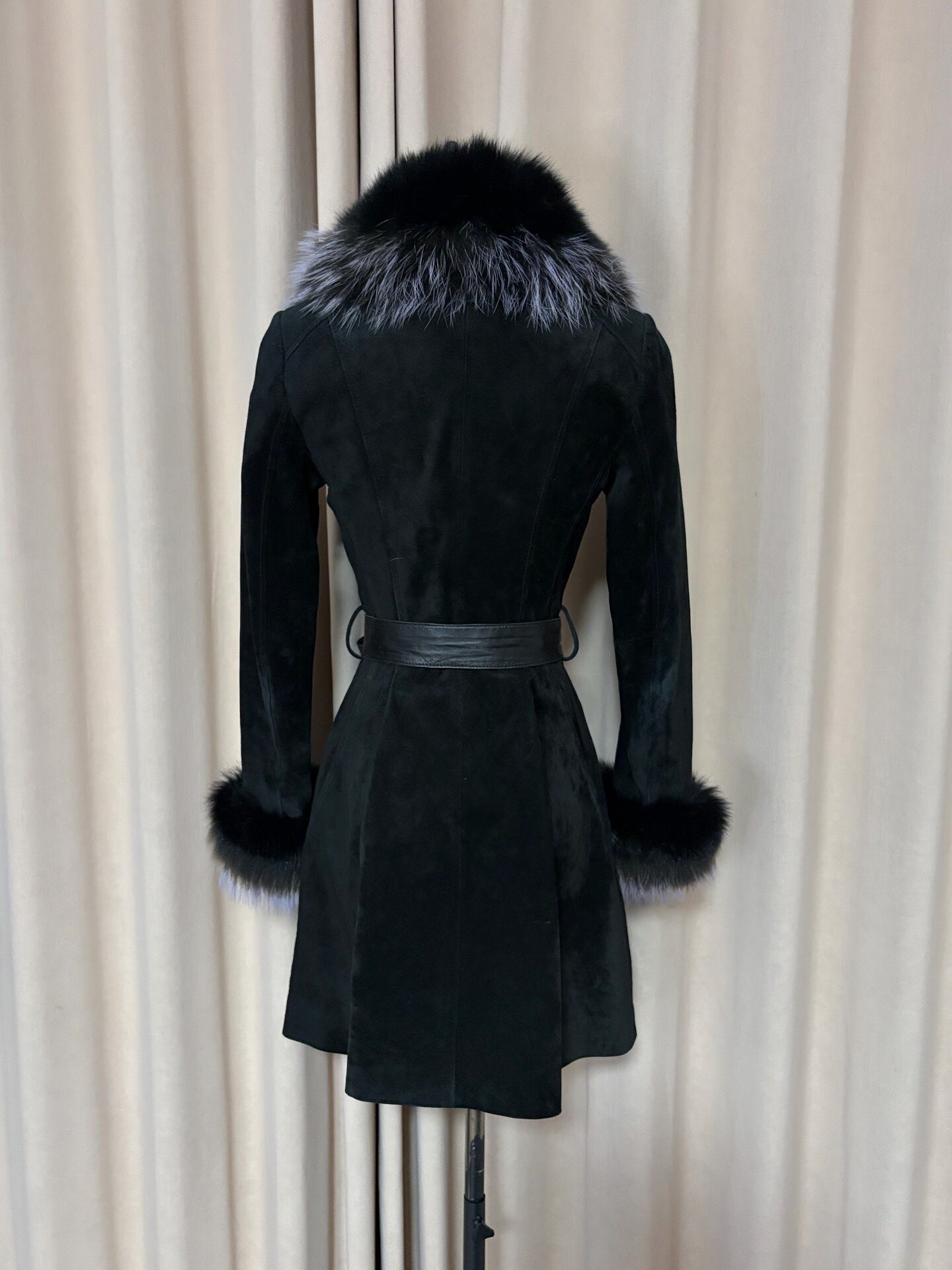 Vintage black mid-length genuine fur coat