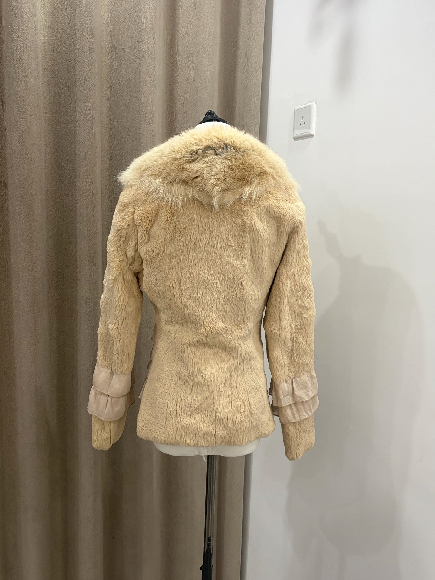 Vintage light apricot genuine fur coat
