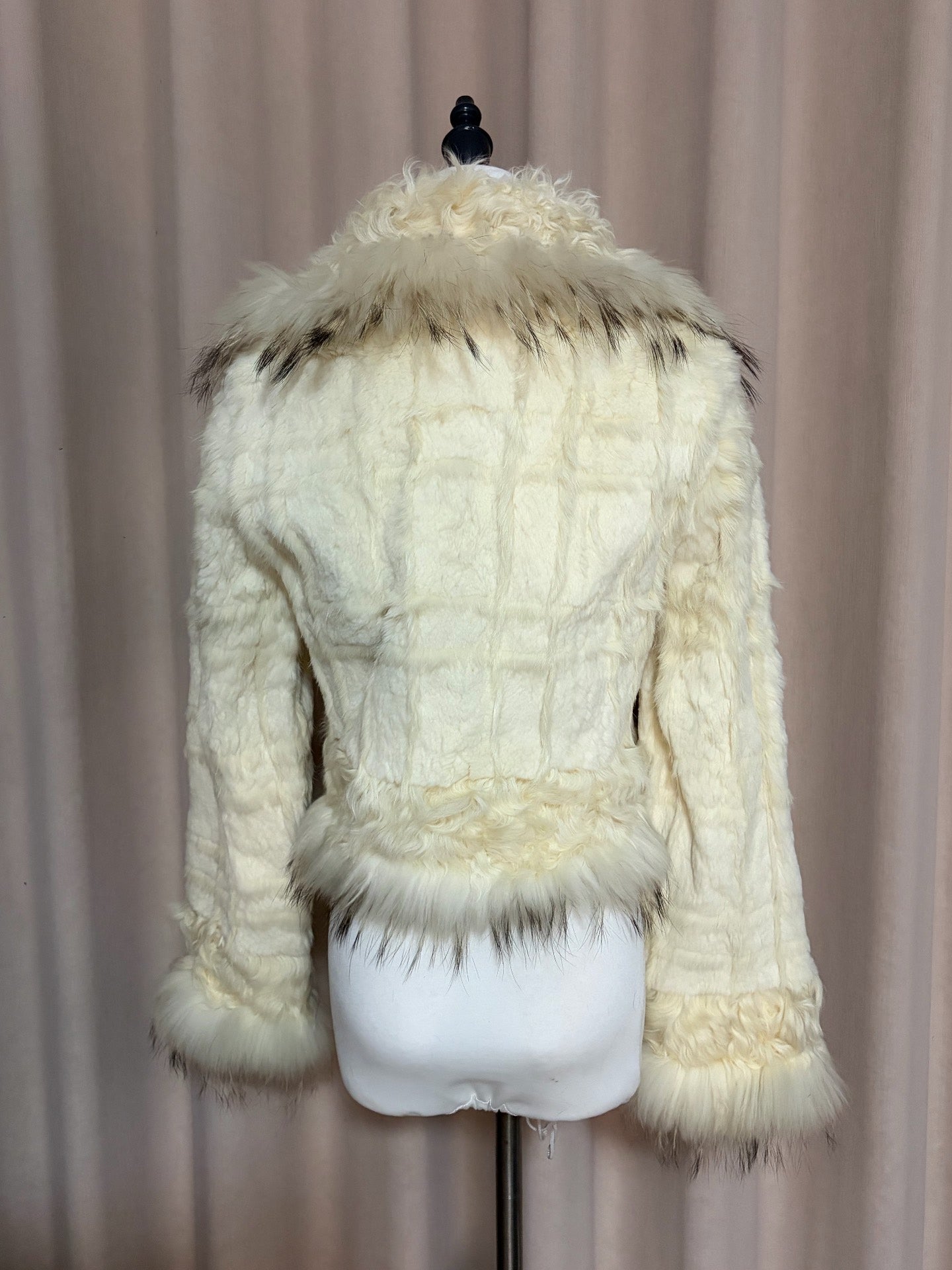 Vintage creamy-white genuine fur-collar coat