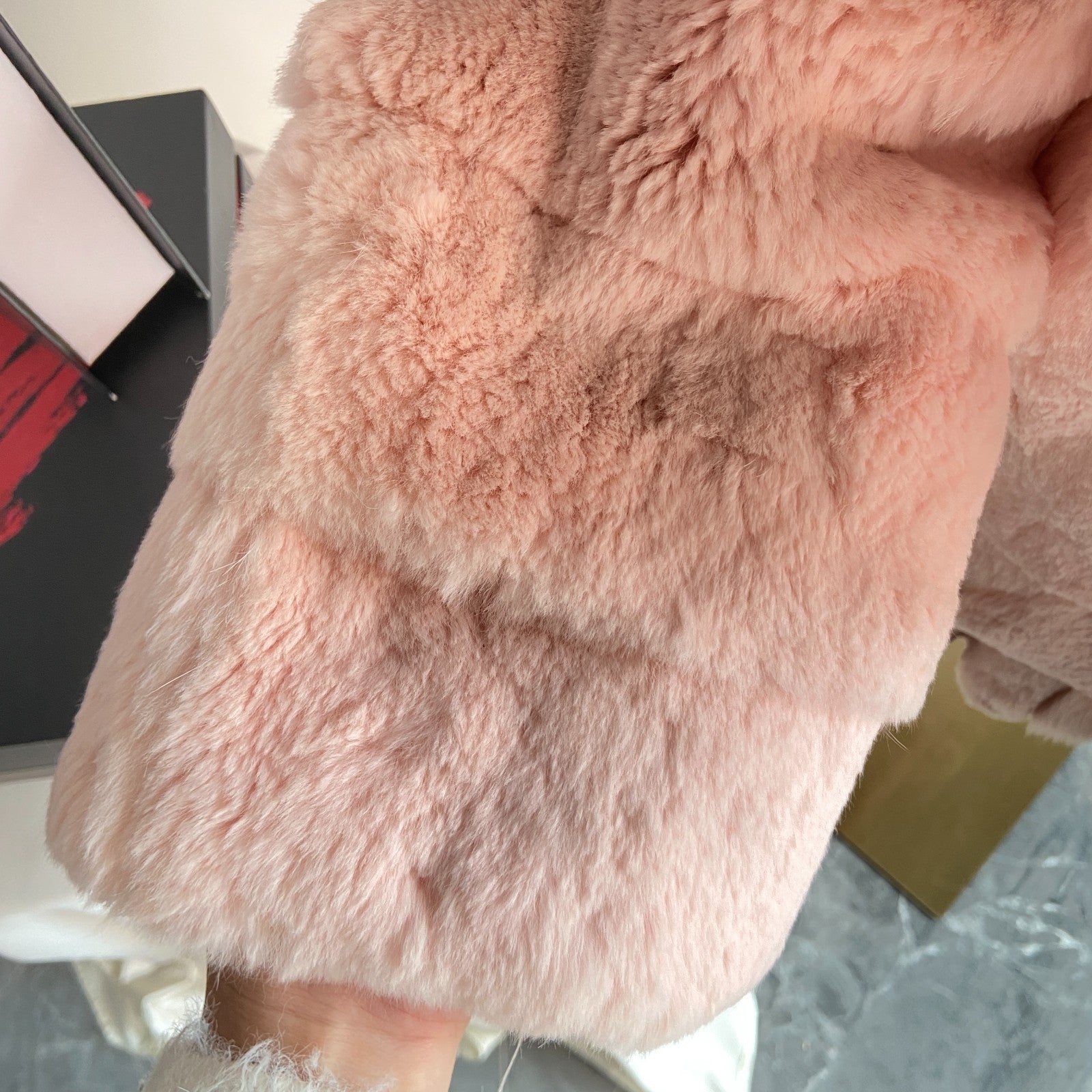 Vintage Pink faux Rabbit Fur Coat with faux Fox Fur Collar Jewel Clasp (Women’M