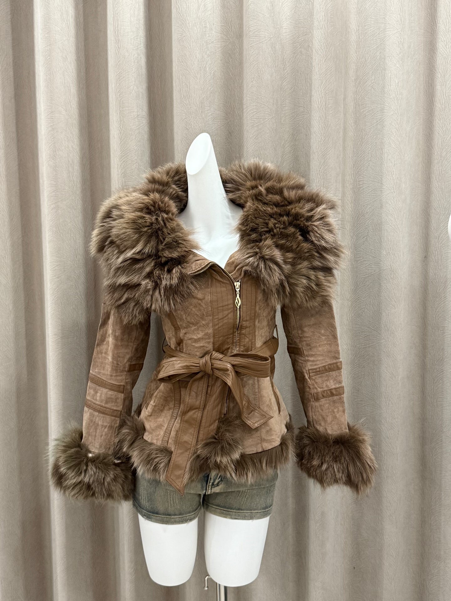 Vintage coat with a fox fur collar