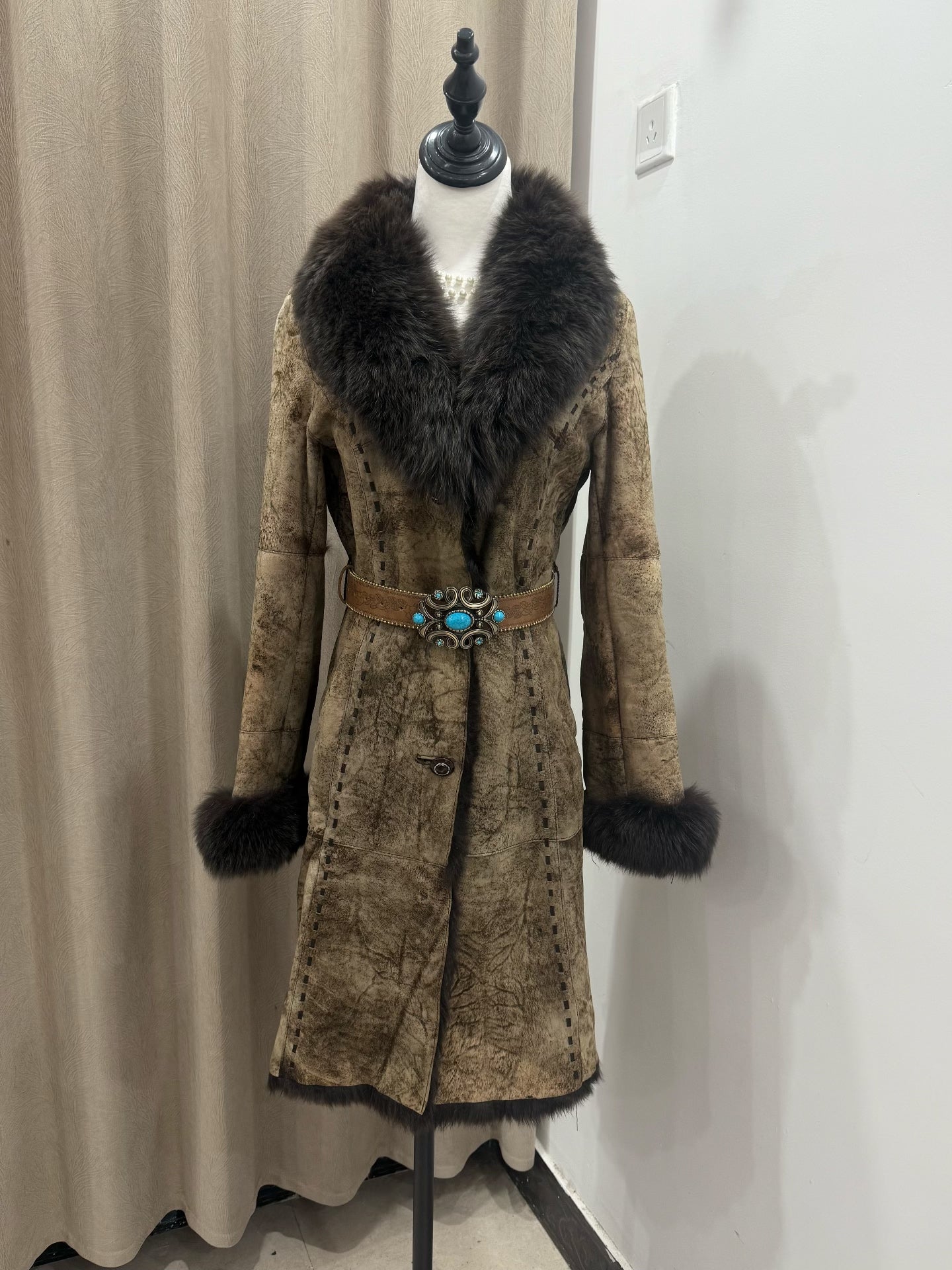 Vintage mid-length genuine fur coat