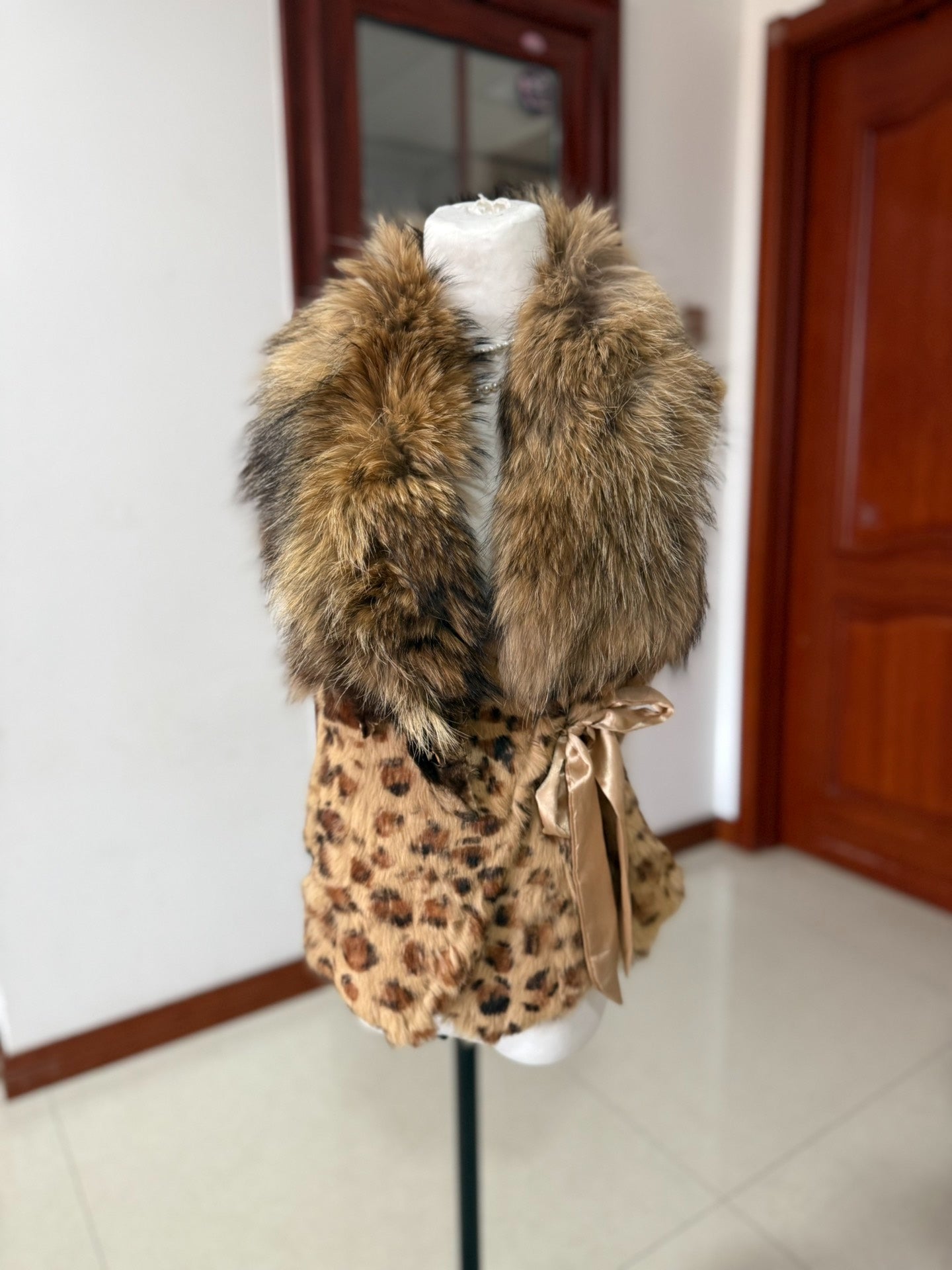Vintage leopard-print fox fur collar vest