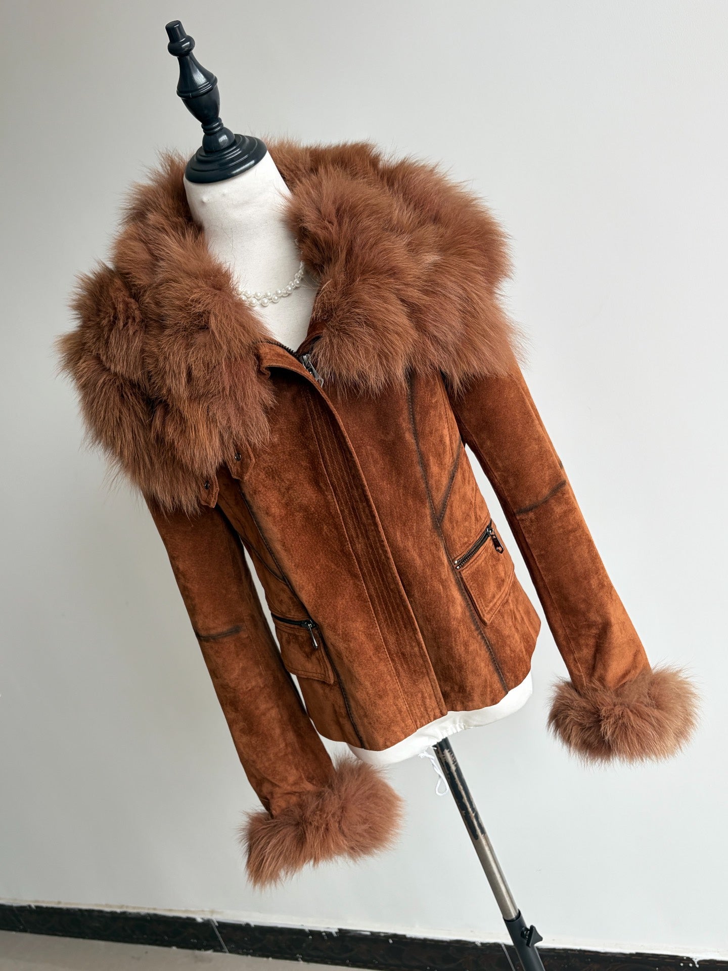 Vintage brown cropped genuine fur coat