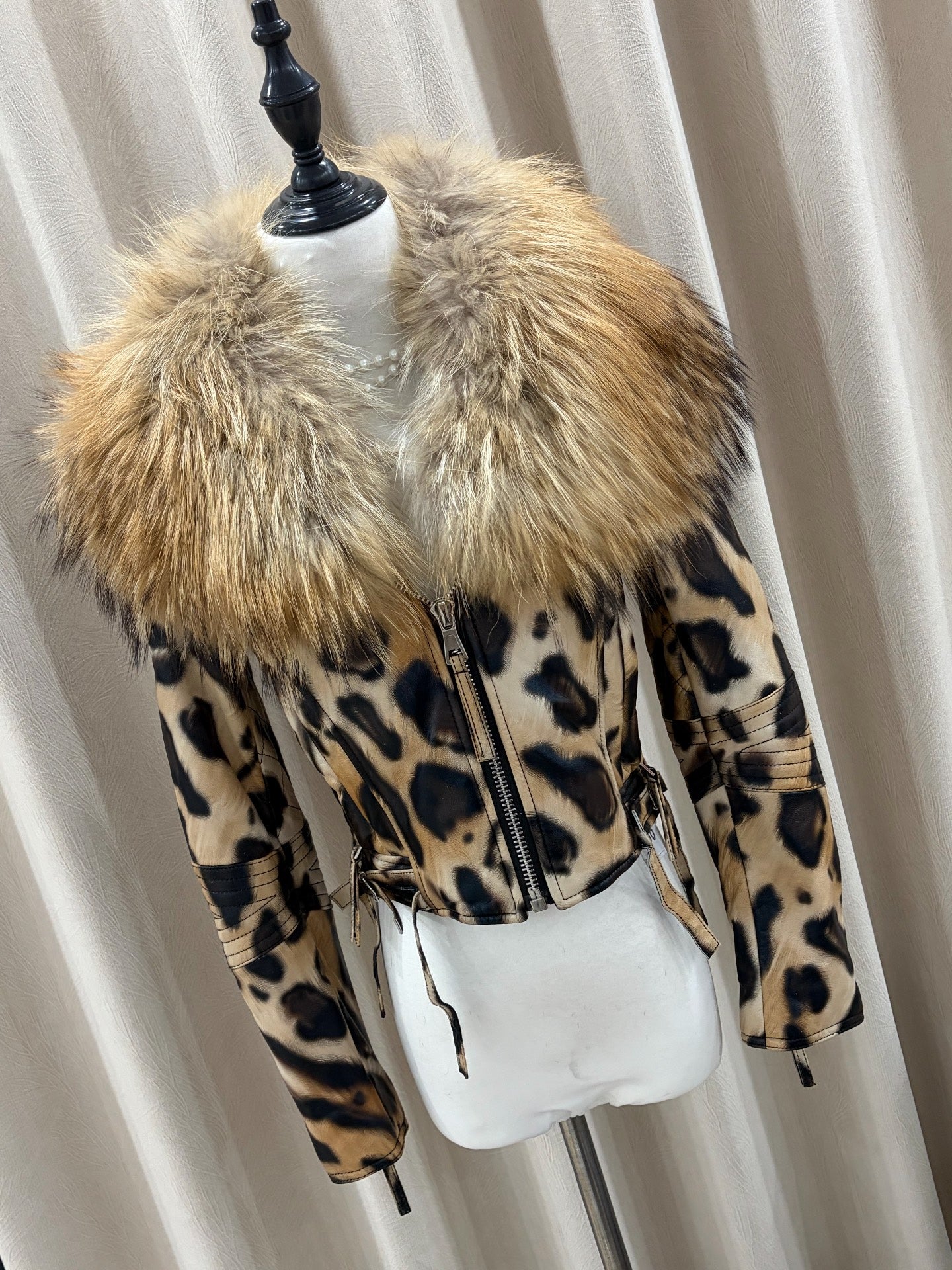 Vintage leopard-print genuine fur coat
