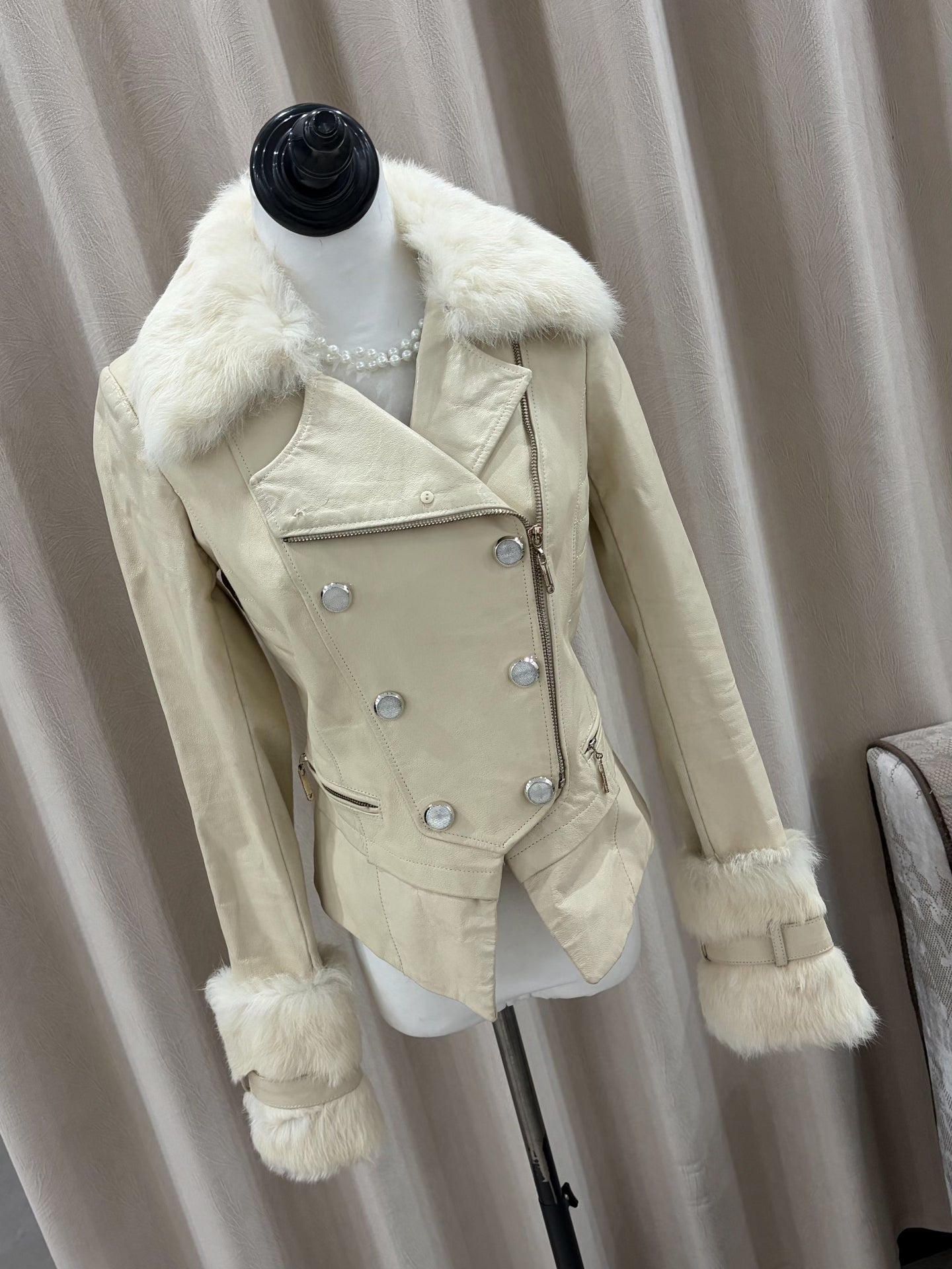 Vintage creamy-white genuine leather jacket