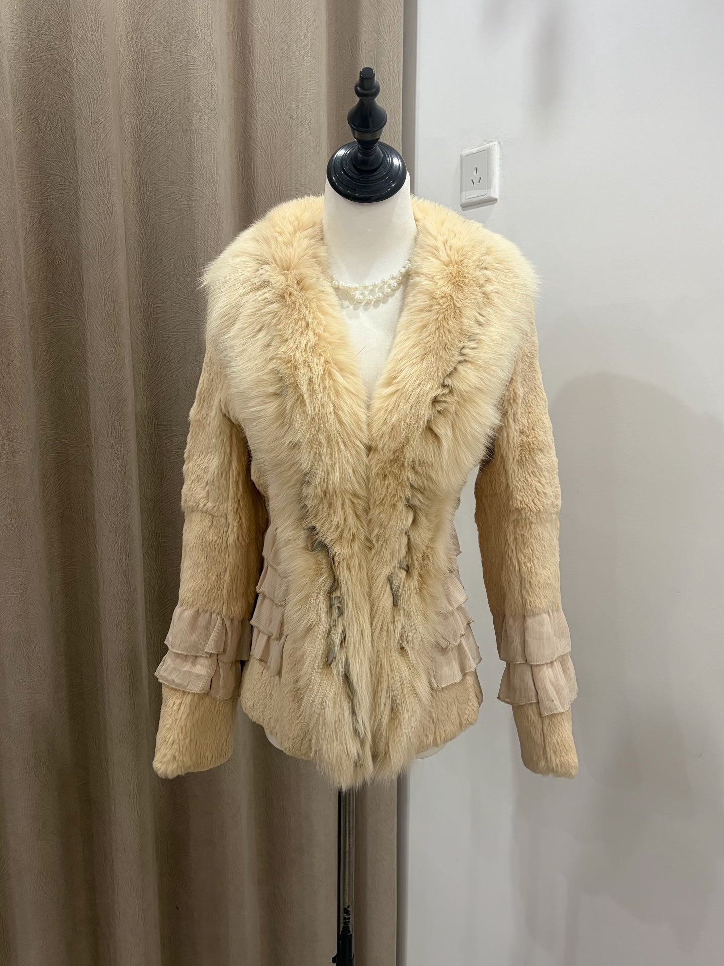 Vintage light apricot genuine fur coat