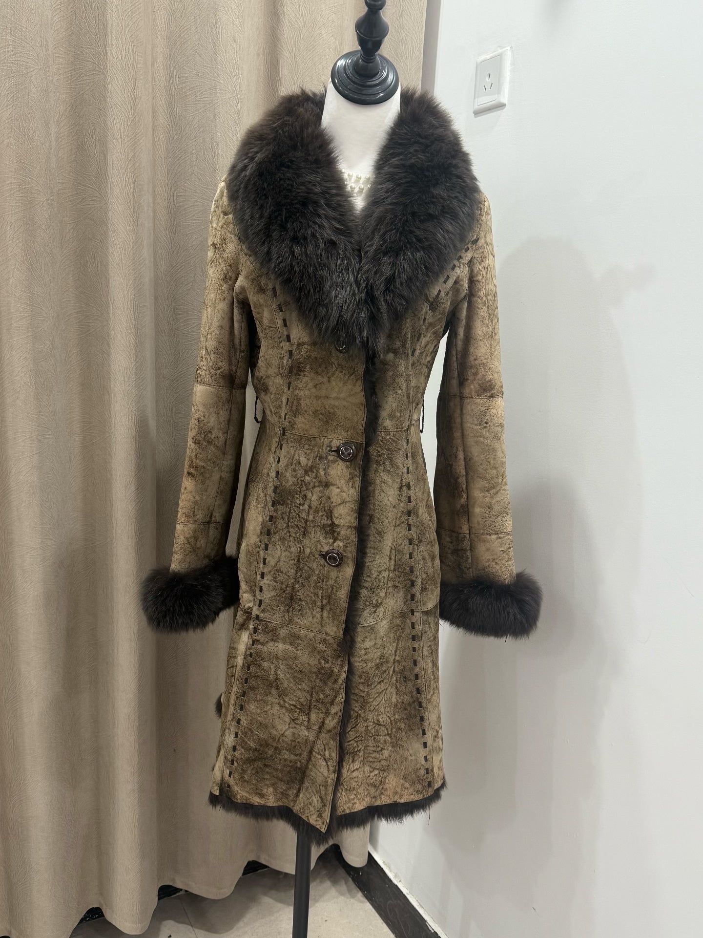 Vintage mid-length genuine fur coat