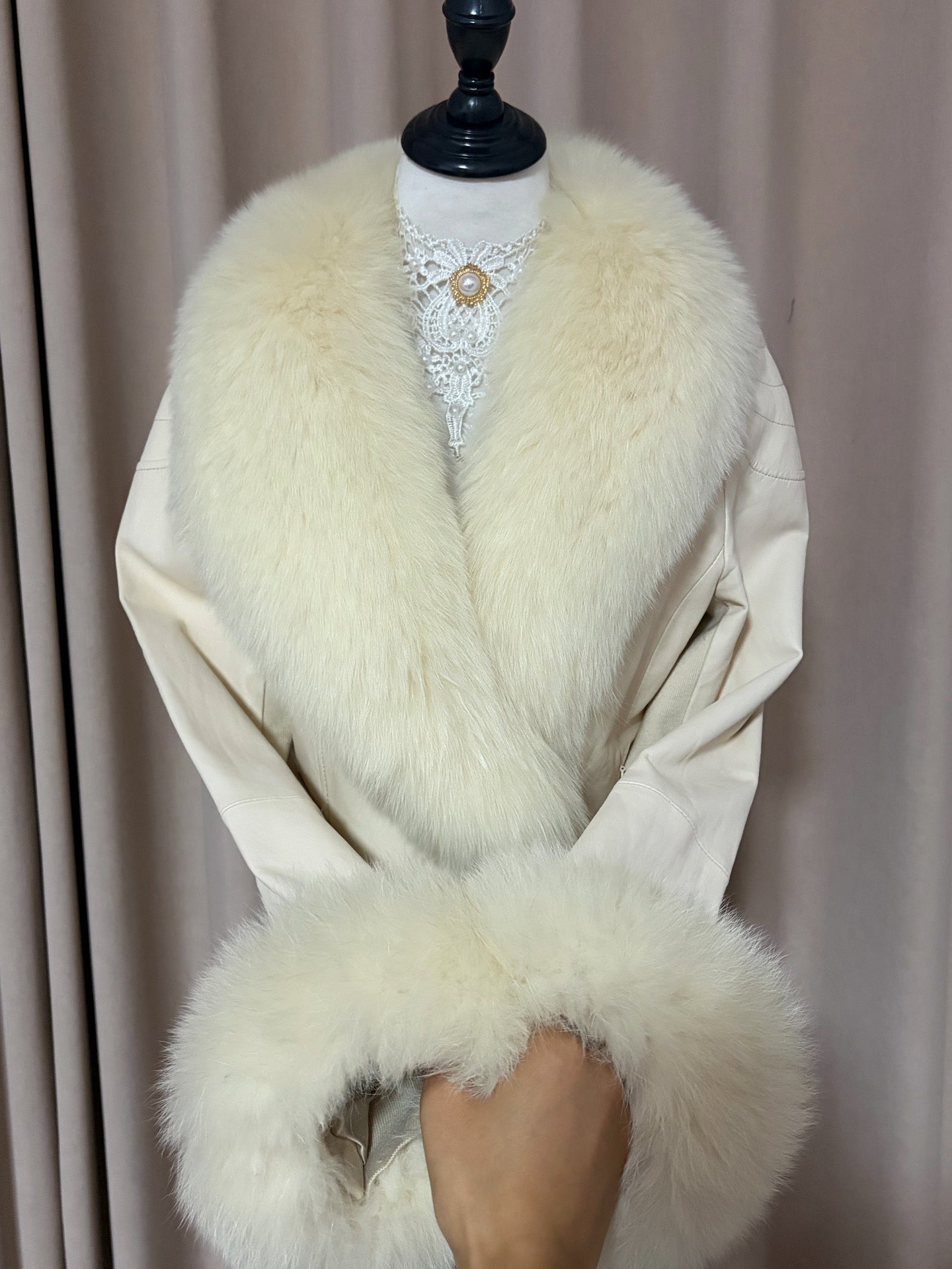 Vintage off-white leather jacket with a real fur collar