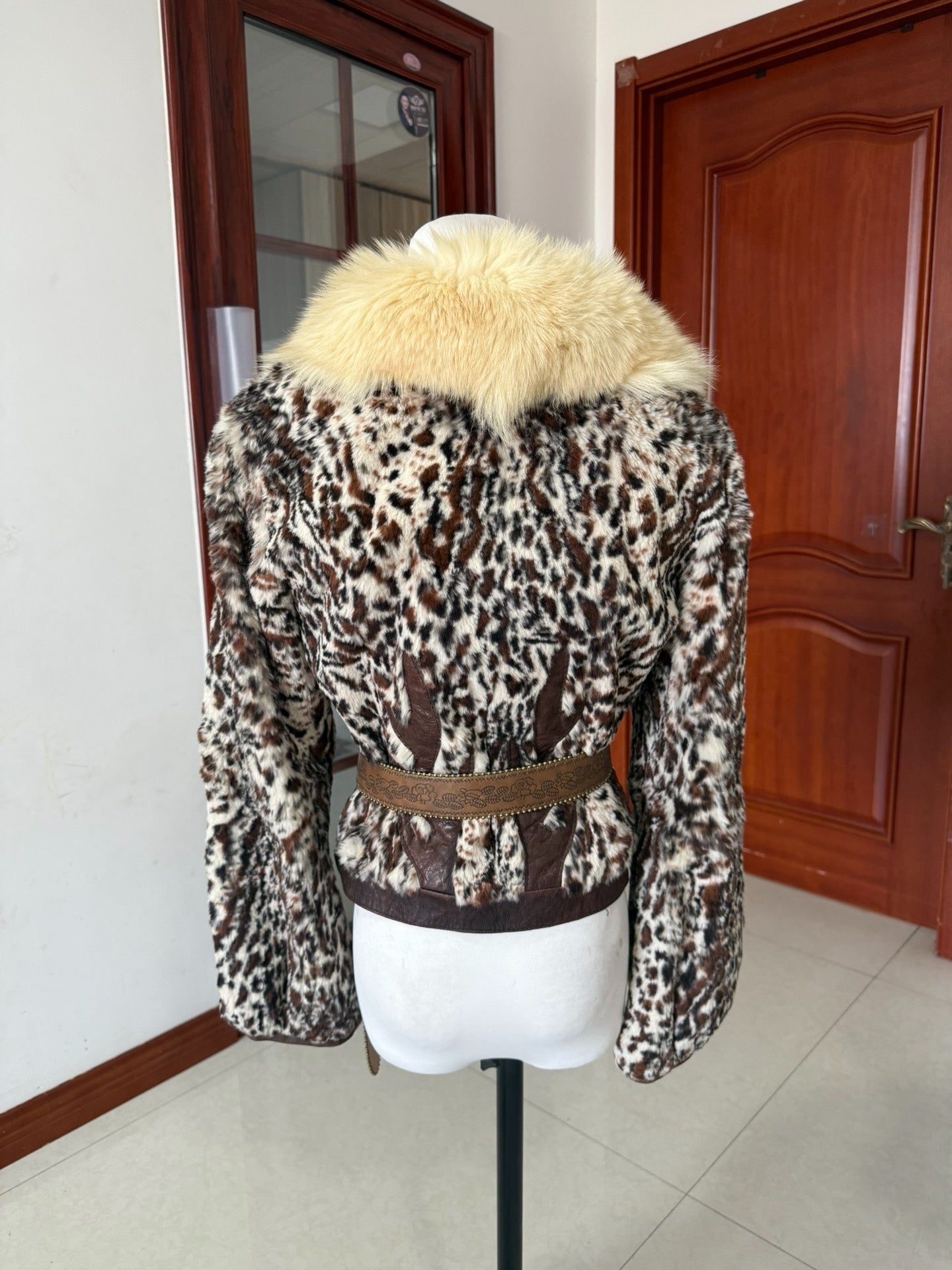 Vintage leopard-print fur coat with fox fur collar