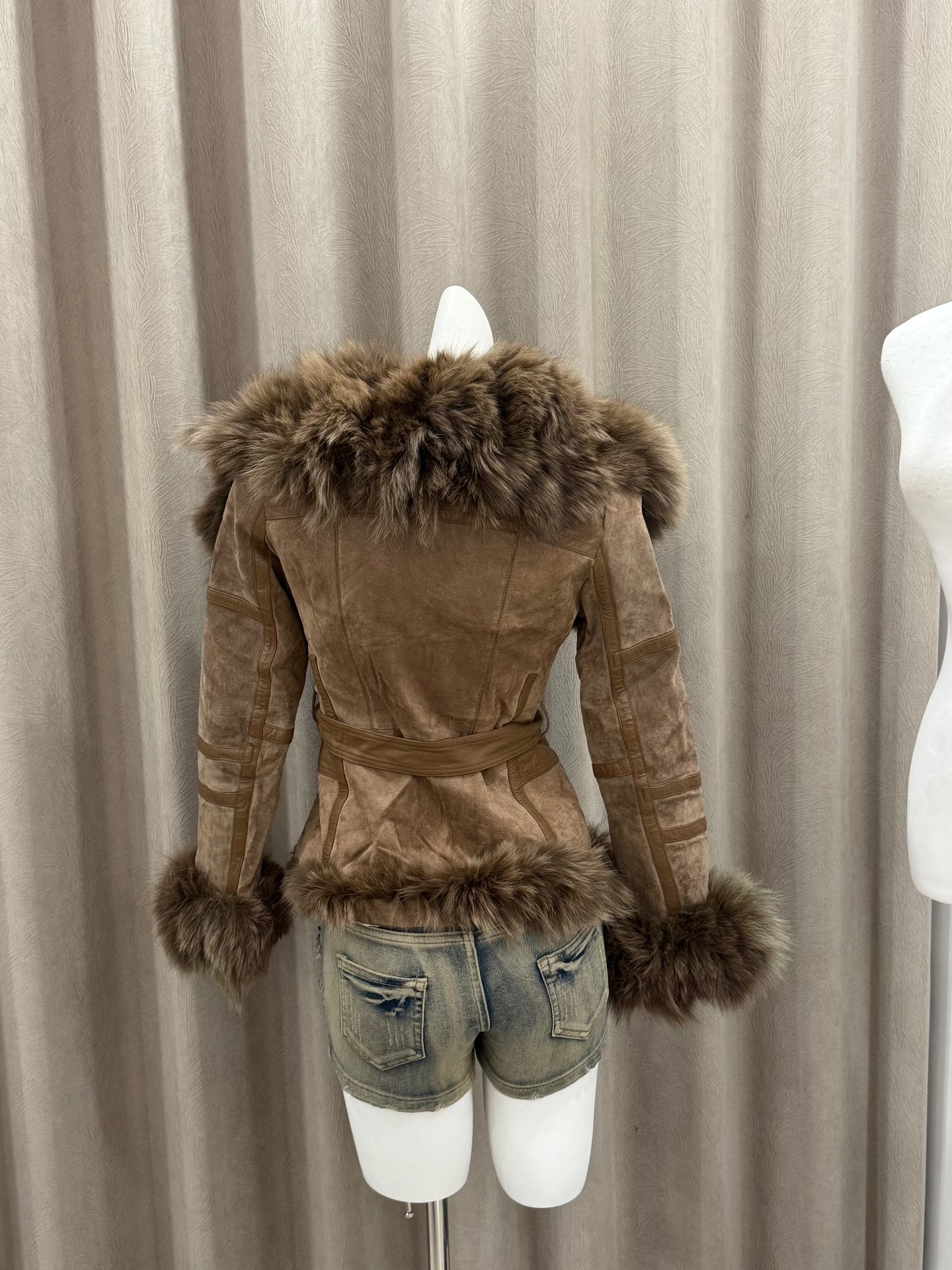Vintage coat with a fox fur collar