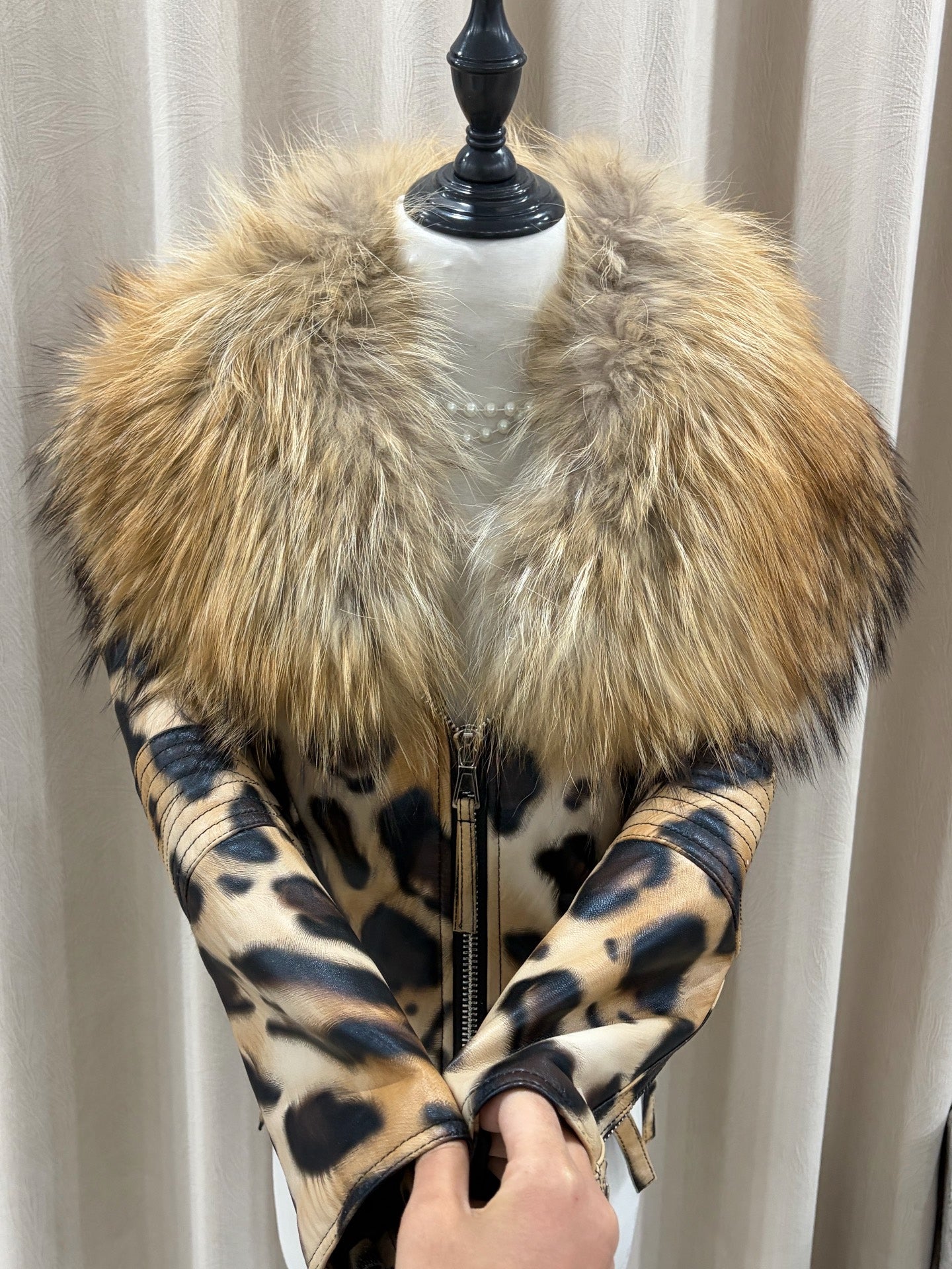 Vintage leopard-print genuine fur coat