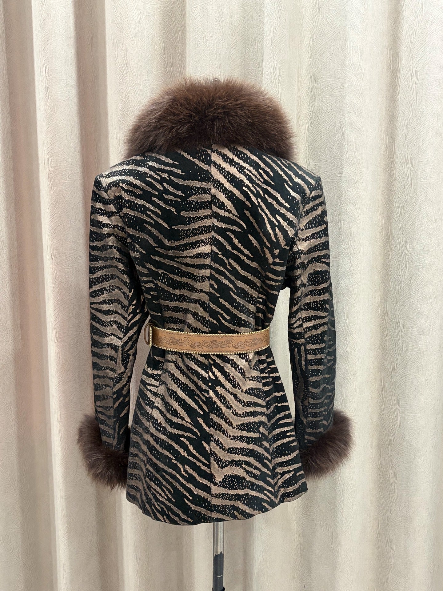 Vintage Zebra-pattern hot stamping genuine fur coat
