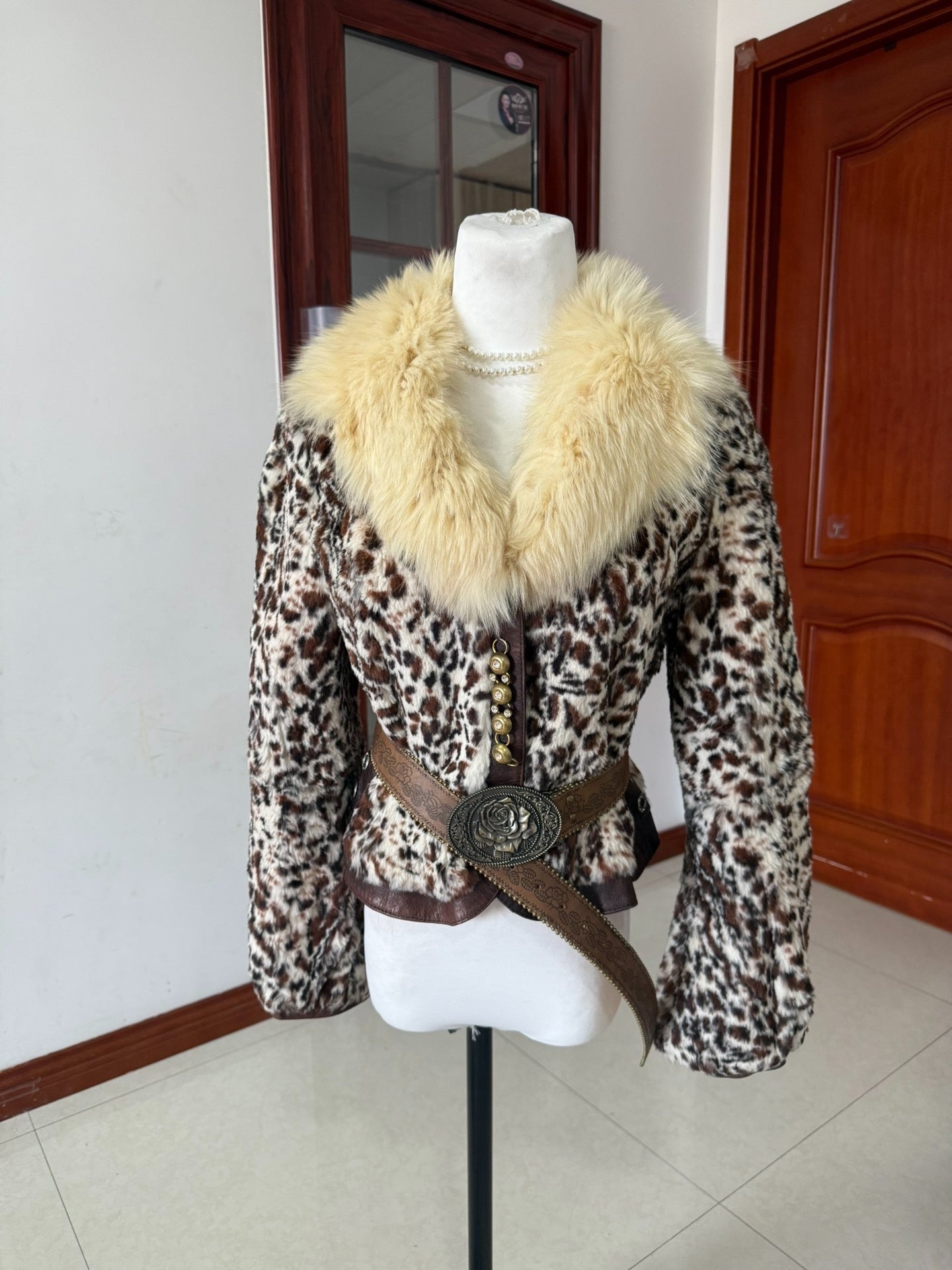 Vintage leopard-print fur coat with fox fur collar