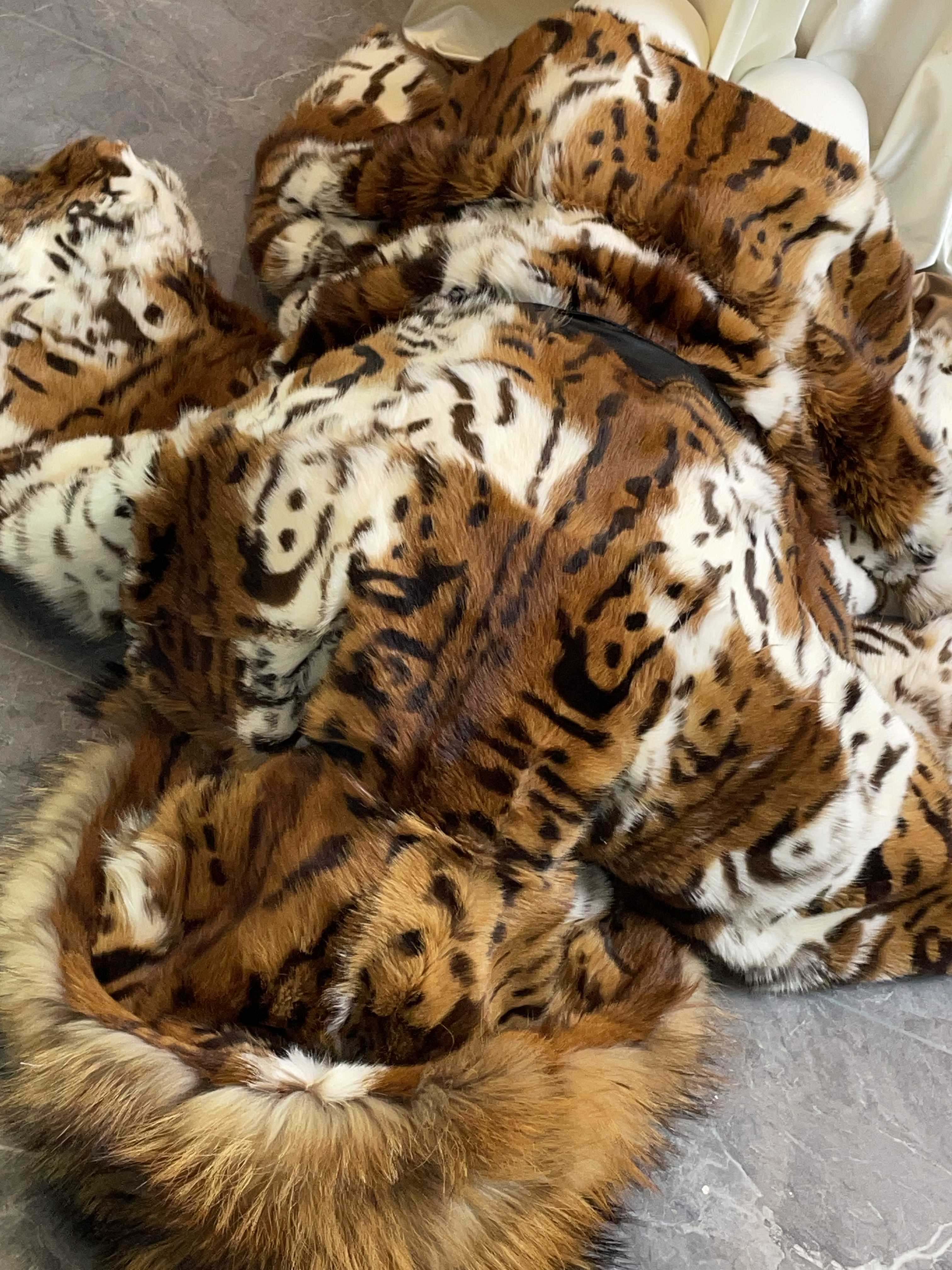 Vintfur Tiger Stripe Genuine Fur Coat ccp3 detail 3