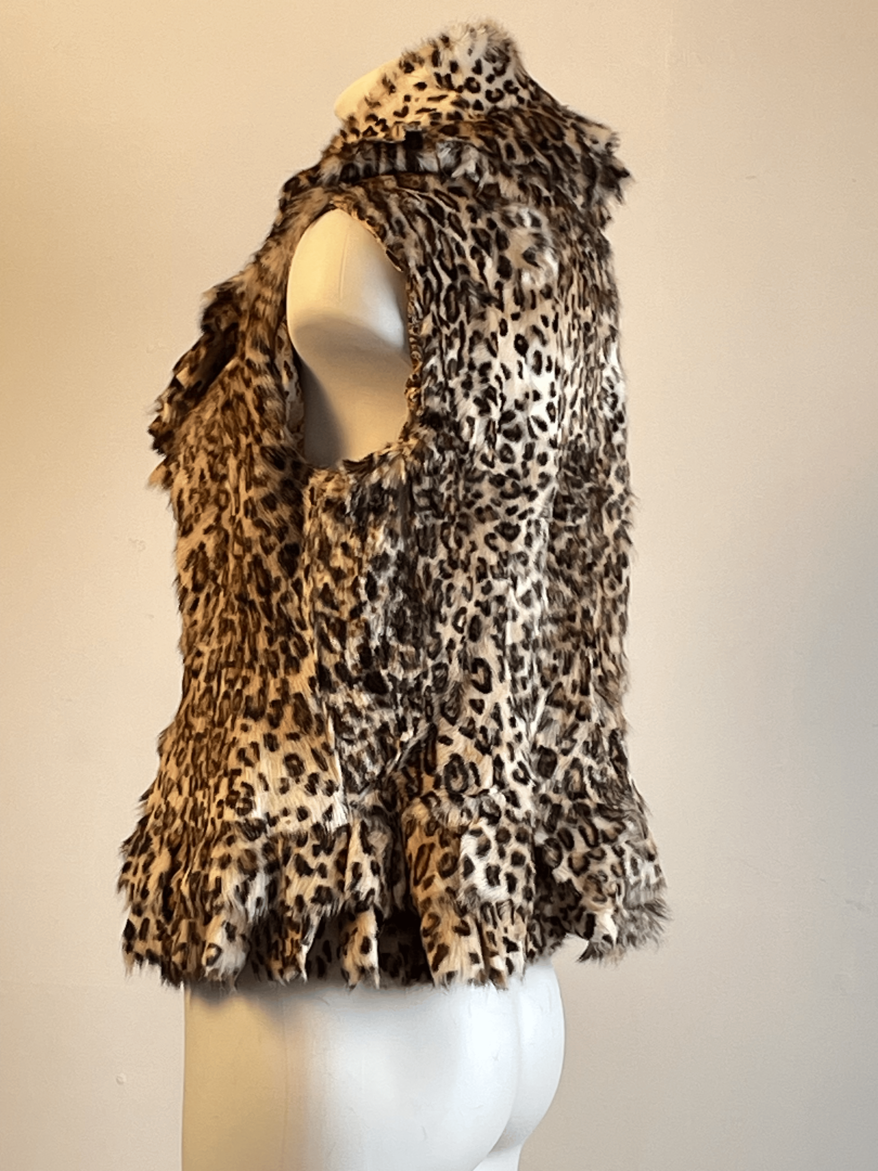 Vintfur Leopard Genuine Fur Coat ccp5 Image on the left