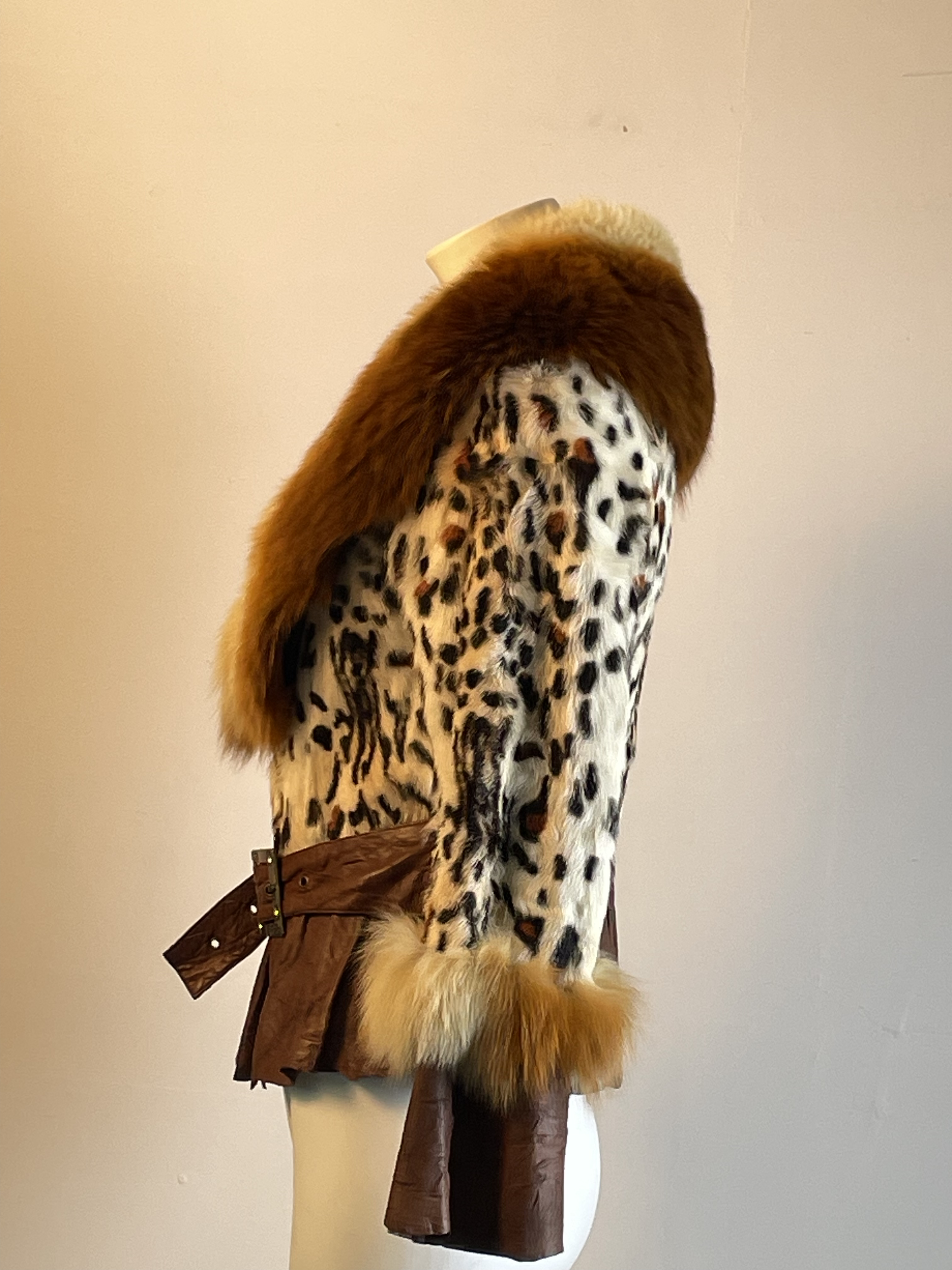 Vintfur Leopard Genuine Fur Coat ccp1 Image on the left